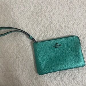 This was a gift only used maybe twice, not my style anymore.